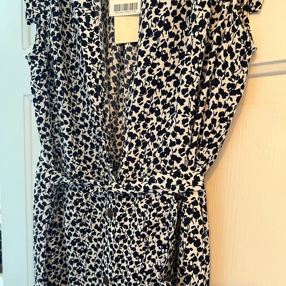 NWT Midi Button Up Dress with Waist Tie • L - Picture 4 of 5